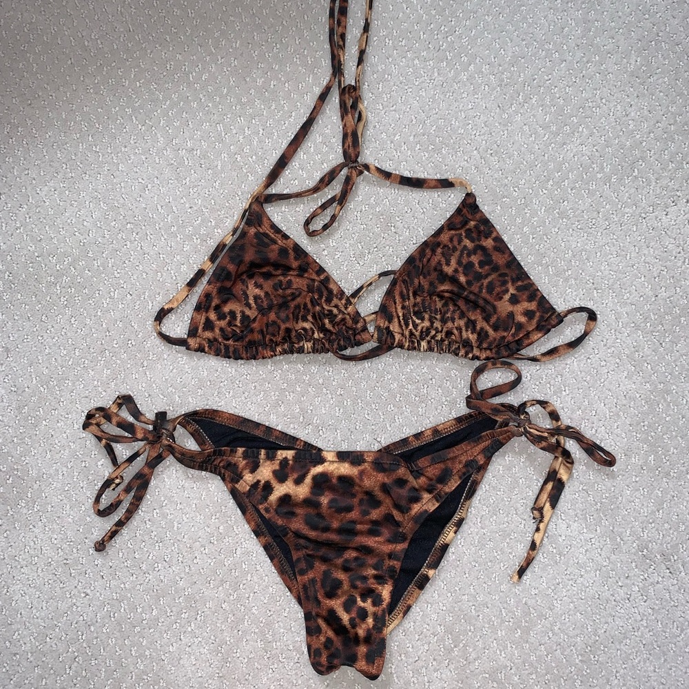 Leopard bikini